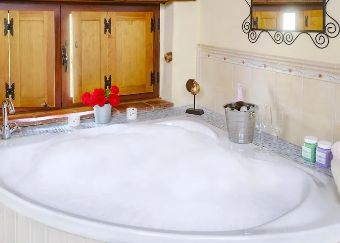 El Colirrojo - Sitios De Aravalle 컨트리하우스